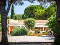 La grande bastide au Lavandou : avis sur ce lieu de vacances ensoleillé avec terrain de pétanque et restaurant.