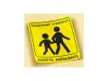 Panneau jaune indiquant "TRANSPORT D'ENFANTS ARRÊTS FRÉQUENTS", rappelant la réglementation transport périscolaire.