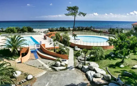 Piscines et plage pour des vacances scolaires idéales dans le Nord-Pas-de-Calais. Profitez du soleil et de la mer.