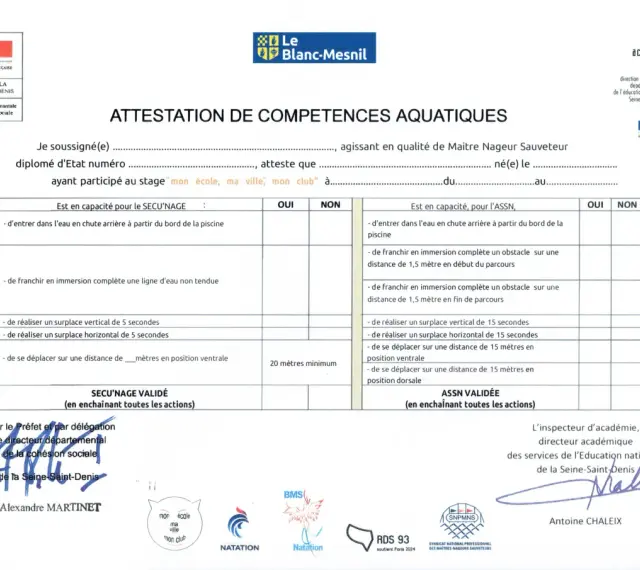 Attestation de compétences aquatiques délivrée par le Préfet de la Seine-Saint-Denis, validant les aptitudes d'un maître nageur sauveteur.