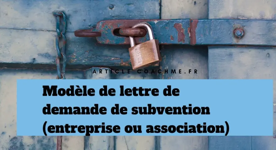 Modèle de lettre de demande de subvention mairie pour association. Un cadenas ferme une porte bleue délavée, symbolisant l'accès aux fonds.