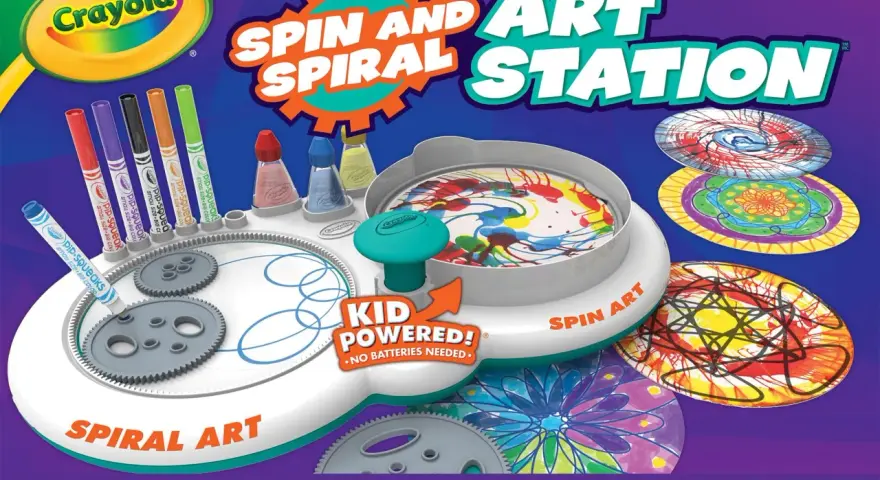 Station d'art rotatif Crayola avec marqueurs, encres et disques pour créer des spirales colorées.