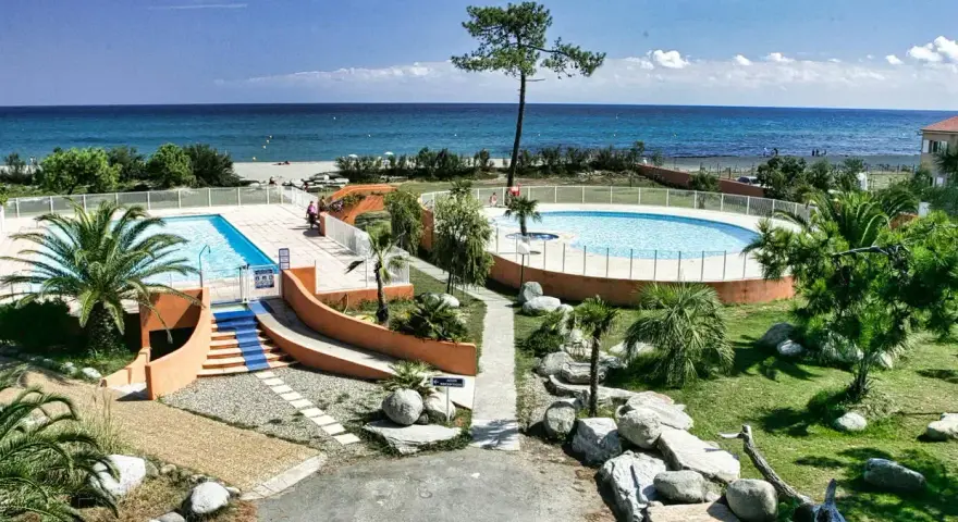 Piscines et plage pour des vacances scolaires idéales dans le Nord-Pas-de-Calais. Profitez du soleil et de la mer.